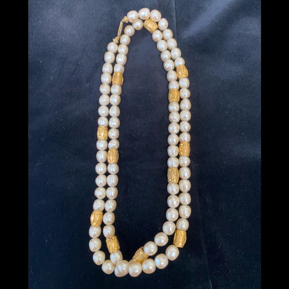 Vintage pearl necklace